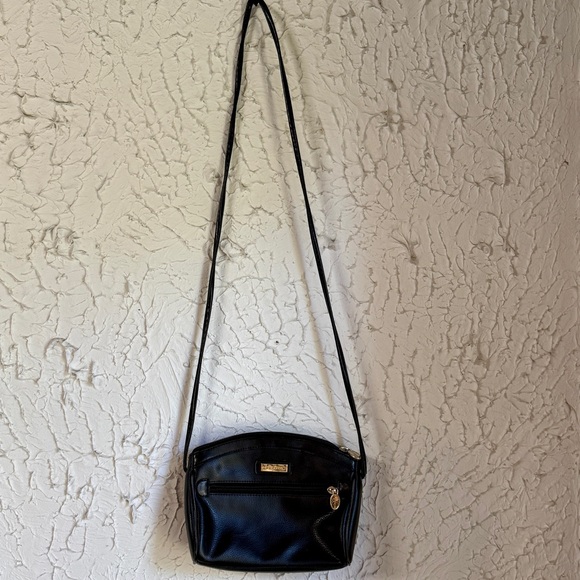 Liz Claiborne Handbags - Vintage Liz Claiborne Black Crossbody Bag
